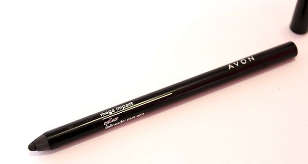 delineador olhos mega impact preto